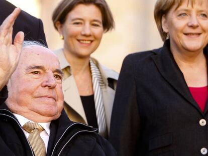 L'excanceller alemany Helmut Kohl i la seva successora, Angela Merkel.