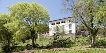 Mas rehabilitado por Josep Lluís Mateo en La Garrotxa (Girona).