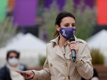 La ministra de Igualdad, Irene Montero, en un acto de precampaña de Podemos en Madrid el 16 de abril.