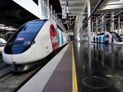 Trenes de Ouigo preparados en la estación de Atocha de Madrid.