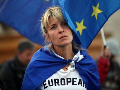 A woman attends an anti-Brexit demonstration in Trafalgar Square in London, Britain, September 13, 2017. REUTERS/Hannah McKay