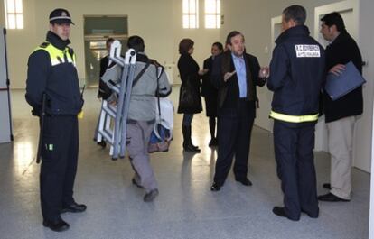 Los bomberos y la  Policía Local cierran el Museo de las Gemas de Málaga está mañana