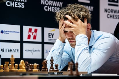 Carlsen, durante su partida de este jueves frente a Caruana