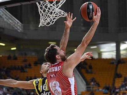 Sergio Rodríguez ante Sloukas