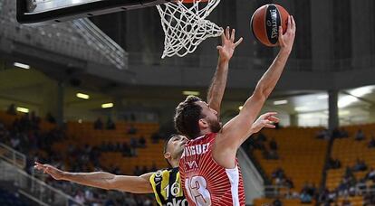 Sergio Rodríguez ante Sloukas