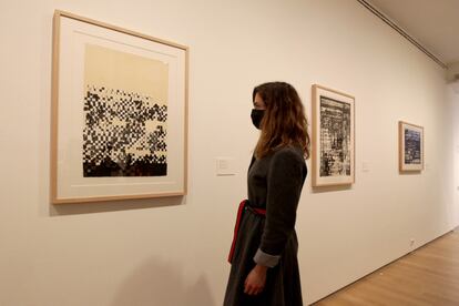 Tres de las obras de la exposición dedicada a Maria Helena Viera da Silva, en el Museo de Bellas Artes de Bilbao.