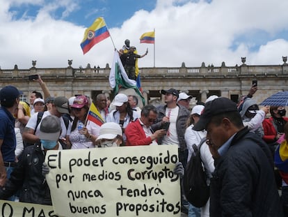 Manifestantes en la Plaza de Bolívar, el 20 de junio.
