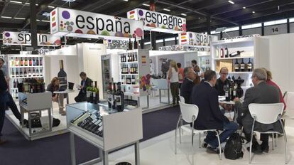 Uno de los expositores de vinos españoles en Vinexpo.