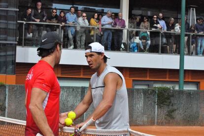 Rafa Nadal y Carlos Moyá, este lunes en Valencia. 