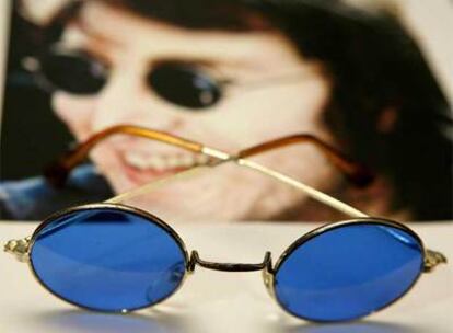 Estas gafas de sol utilizadas por John Lennon se podrán adquirir por un valor de 4.000 a 6.000 dólares