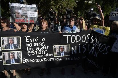 Los manifestantes exigieron justicia por la muerte del fiscal.