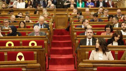 Llaços grocs al Parlament aquest dimecres.