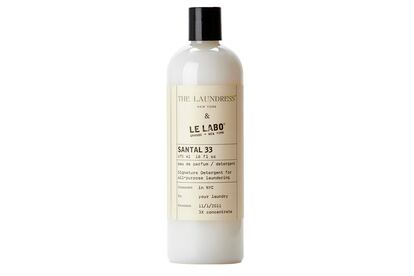 El codiciado perfume Santal 33 de Le Labo convertido en detergente en colaboración con The Laundress.