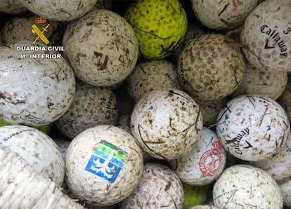 Un saco de pelotas sustraídas del complejo de golf de La Manga Club, en Cartagena (Murcia).