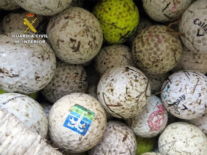 Un saco de pelotas sustraídas del complejo de golf de La Manga Club, en Cartagena (Murcia).