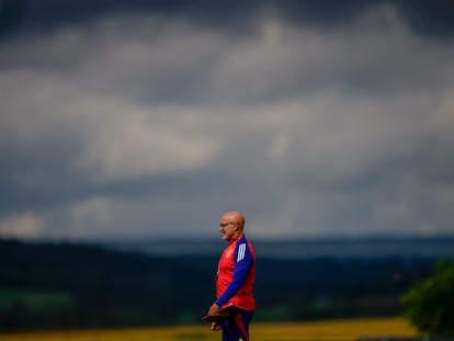 Luis de la Fuente, el sábado, en el último entrenamiento de España en Donaueschingen antes de la final de la Eurocopa.