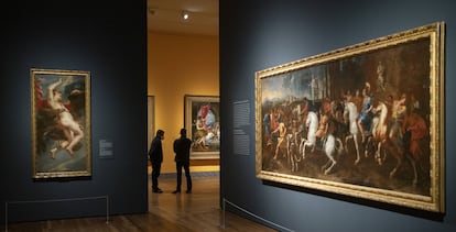 Vista desde la última sala del recorrido. Desde la izquierda, ‘El rapto de Ganímedes’, de Rubens, ‘Diana y Acteón’, de Tiziano y ‘La caza de Meleagro’, de Poussin.