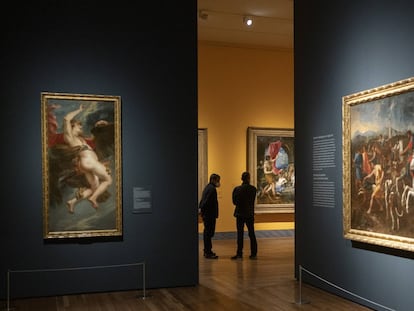 Vista desde la última sala del recorrido. Desde la izquierda, ‘El rapto de Ganímedes’, de Rubens, ‘Diana y Acteón’, de Tiziano y ‘La caza de Meleagro’, de Poussin.