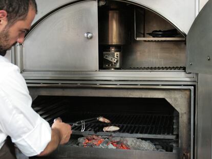 Parrilla cubierta de Josper.