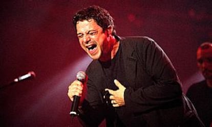 Alejandro Sanz, durante una actuación en Barcelona.