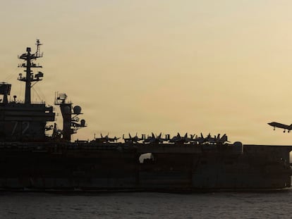 Trump amenaza ahora con bombardear Omán si “se interpone” en su camino