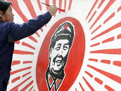 Pintura de con la cara de Mao en unos estudios de cine de Yinchuan (China).