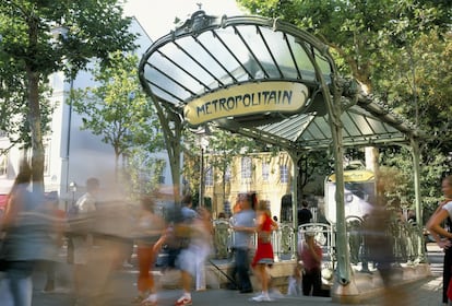 Entrada de la estación de metro de Abbesses, en el barrio de Montmartre de París, otro de los escenarios de la película 'Amélie'.