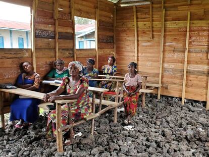 Varias mujeres congoleñas asisten a una formación sobre promoción de la salud impartida por MSF en Goma, República Democrática del Congo. 