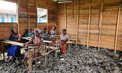 Varias mujeres congoleñas asisten a una formación sobre promoción de la salud impartida por MSF en Goma, República Democrática del Congo. 