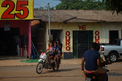 Una tienda de compraventa de oro en el municipio de Jacareacanga, Estado de Par, Brasil, el pasado 11 de noviembre.