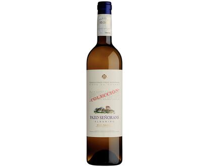 <p><strong>Pazo Señorans Colección 2012</strong></p><p>Pazo de Señorans. Rías Baixas. Blanco crianza, 12,5%. Cepas: albariño. Precio: 18,50 euros. Puntuación: 9,5/10.</p><p>Hay que dejarse seducir por la armonía de las notas frutales maduras, el tenue tostado, la sequedad del fruto seco, el frescor cítrico y la madreselva. El gusto, intenso, fresco y persistente, confirma su grandeza.• Guisos de pescado y al horno.</p>