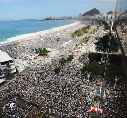 Misa multitudinaria en la playa de Copacabana, Rio de Janeiro, el 28 de julio de 2013. 