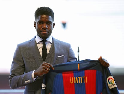 “Vengo al equipo de mis sueños y vengo a aprender. Espero adaptarme muy rápido al equipo, al club, al grupo, haré lo necesario para demostrar que quiero formar parte de esta familia. Soy un gran currante, y el fútbol es competencia”. Umtiti llega al Barcelona tras ser una de las figuras de Francia en la última Eurcopa.