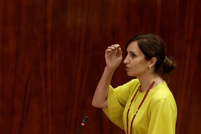 Mónica García, durante el pleno de este jueves. 
