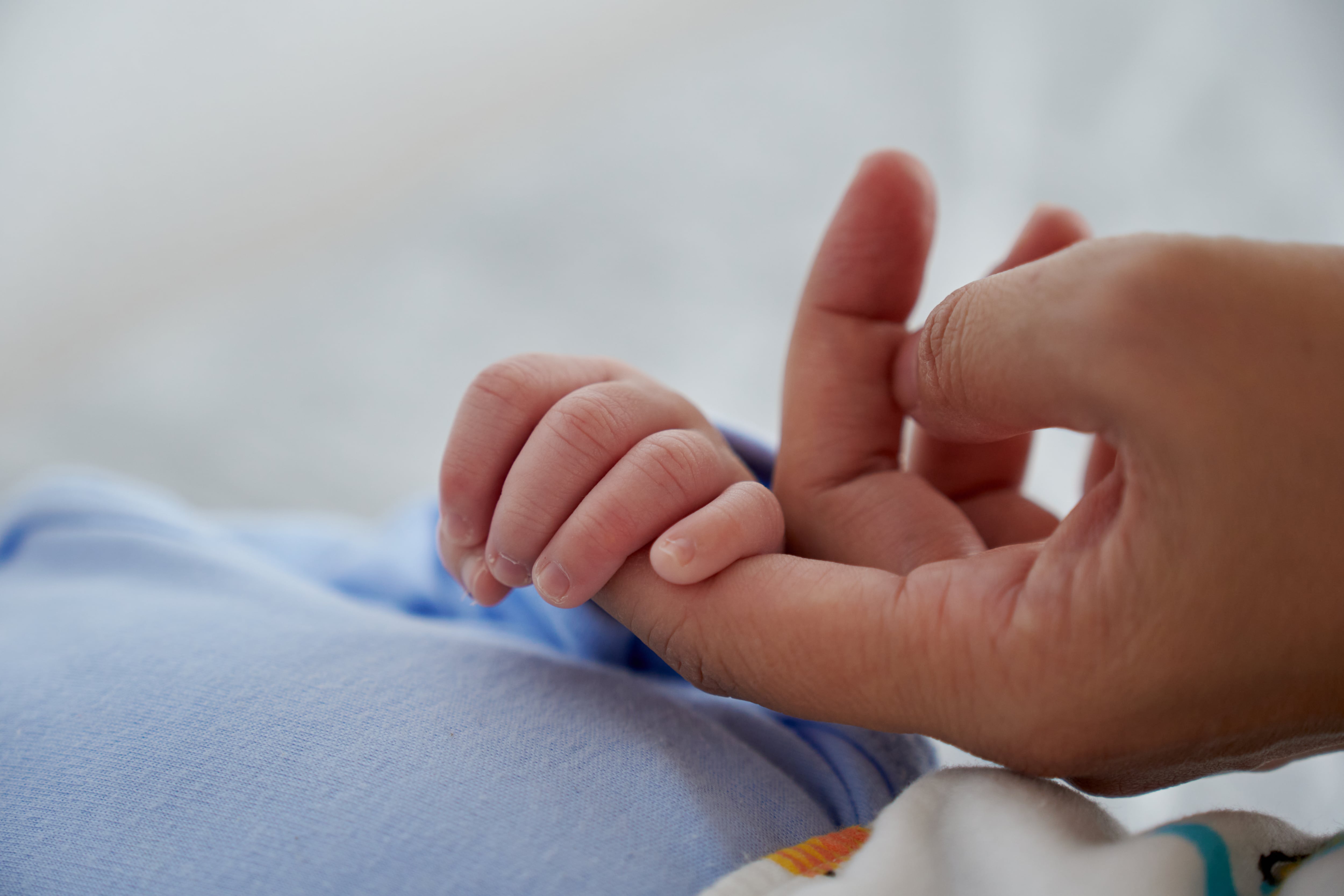 Cambios en los permisos para el cuidado de hijos: ¿cuántas semanas más habrá y cómo afecta a los nacidos en 2024?