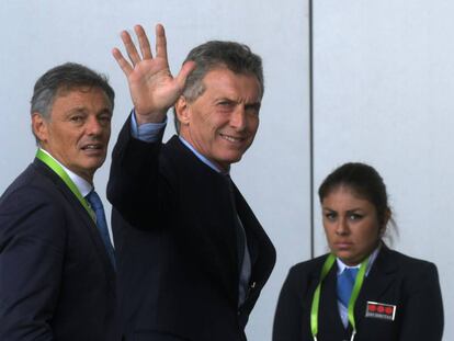 El presidente Mauricio Macri se retira el sábado pasado del centro de convenciones donde se realizó la Cumbre de las Américas, en Lima, Perú.