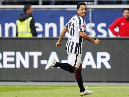 Marco Fabi&aacute;n celebra el empate 2-2 contra el Bayern