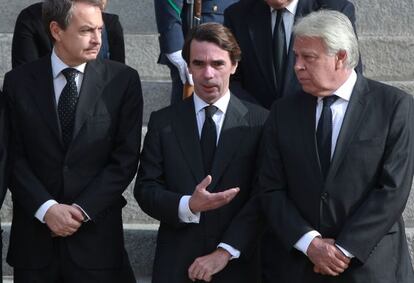 Los expresidentes del Gobierno, Zapatero, Aznar y Gonz&aacute;lez, en el funeral de Adolfo Su&aacute;rez.