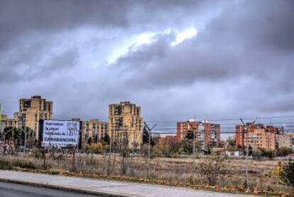 El mismo lugar, este lunes sin las placas, en otra imagen de la asociación SOS Carabanchel y a la Plataforma Ciudadana por el Centro de Memoria Cárcel de Carabanchel.