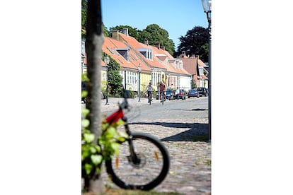 Præstø tiene una maravillosa localización, a orillas de un fiordo al este del Dinamarca. Este romántico pueblo (3.821 habitantes) acoge cada primavera una feria de cocina francesa, pero no es su único reclamo gastronómica: entre sus alojamientos más atractivos está el hotel Frederiksminde (frederiksminde.com), que además de una de las ubicaciones más hermosas del país, cuenta con un restaurante con estrella Michelin.