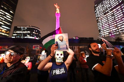 El Sindicato de Prensa Palestino reporta que más de 50 redacciones han sido afectadas y decenas de periodistas se han visto forzados a abandonar sus hogares en Gaza en cumplimiento de las órdenes de evacuación emitidas por Israel.