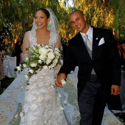 <p>La cantante Jennifer Lopez se casó con el bailarín Chris Judd, a quien conoció durante la grabación del videoclip de su tema ‘Love Don’t Cost a Thing’, en septiembre de 2001. </p> <br> <p> <p>En junio del año siguiente, la también actriz solicitaba el divorcio de su segundo marido por “diferencias irreconciliables”.</p> <br> <p>