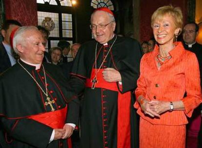 De la Vega y Sodano, en Roma en 2006, en la toma de posesión de Cañizares (izquierda) como cardenal.
