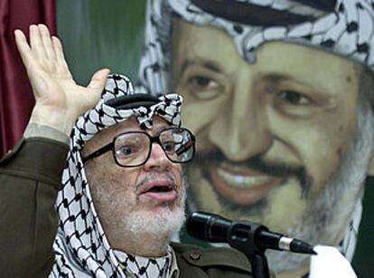 El presidente Yasir Arafat, durante su discurso ante el Consejo Legislativo palestino, ayer, en Ramala.