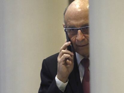 El ministro de Hacienda, Crist&oacute;bal Montoro, en el Senado