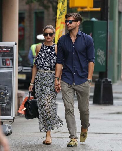 Habitual en nuestras listas, ella no merece presentación y es que una vez más Olivia Palermo y su chico Johannes Huebl se cuelan con esta instantánea en la que se les ve paseando por Nueva York.