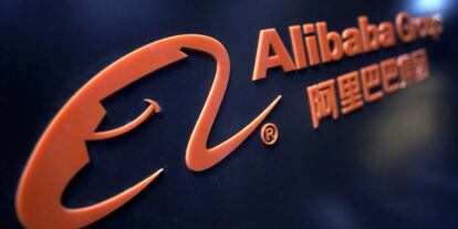 Logotipo del conglomerado chino Alibaba, al que pertenece AliExpress, en una feria tecnológica.