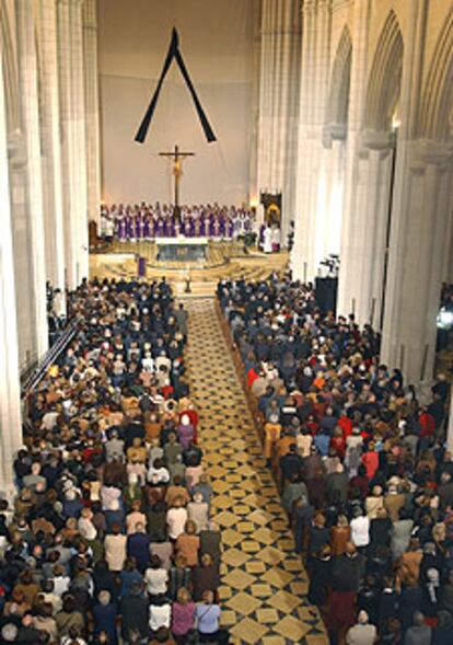 Celebración del funeral en la catedral de La Almudena.