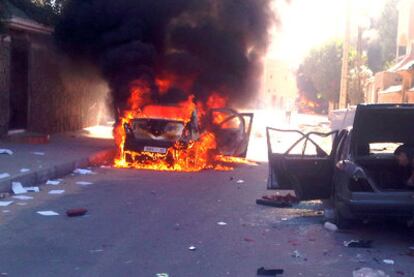 A car in flames after the disturbances in El Aaiún.