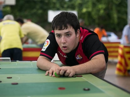 Campeonato de futbol de botones celebrado en las pistas de futbol sala del parque Joan Miro. Barcelona, 28 de setiembre de 2019